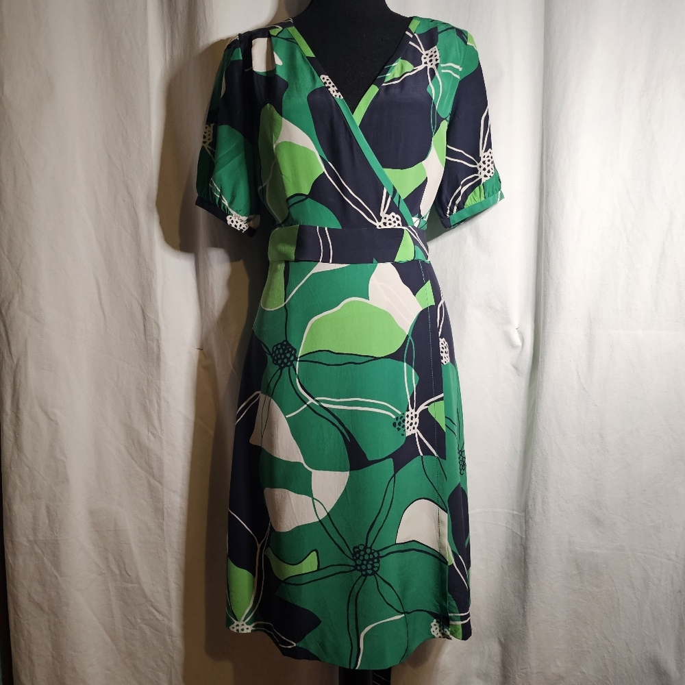 Banana Republic 100% Silk Wrap Dress Floral Pattern Green & Navy & White sz 4P